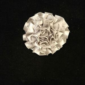 MEN'S LARGE SILVER SOLID LAPEL FLOWER.